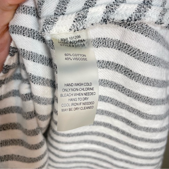 Soft Surroundings Standout Shirt Asymmetric Gray White Tunic Size Womens Small - Picture 6 of 7